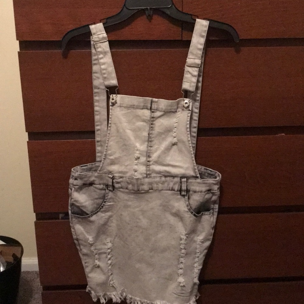 Overall skirt